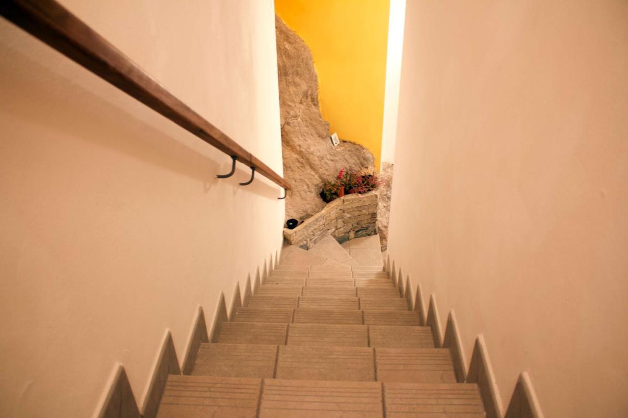 La Casa Sul Sasso In Town Serviced Accommodations 德尔维奥 外观 照片